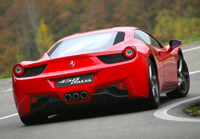 Selectbox_darilni_paketi_Ferrari_Italia_679x472