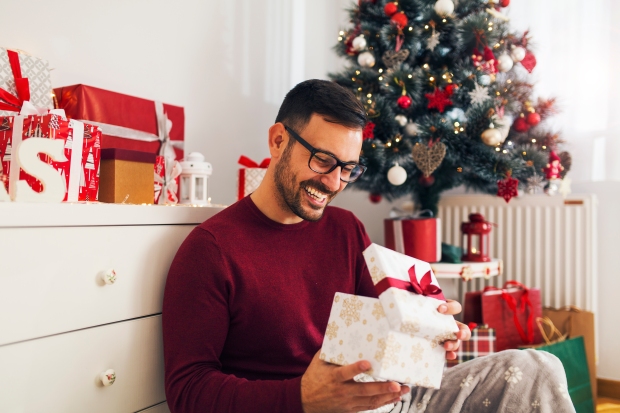 6 božičnih daril zanj, s katerimi ne moreš zgrešiti